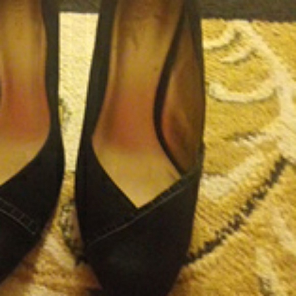 Shoes - Picture 1 of 4